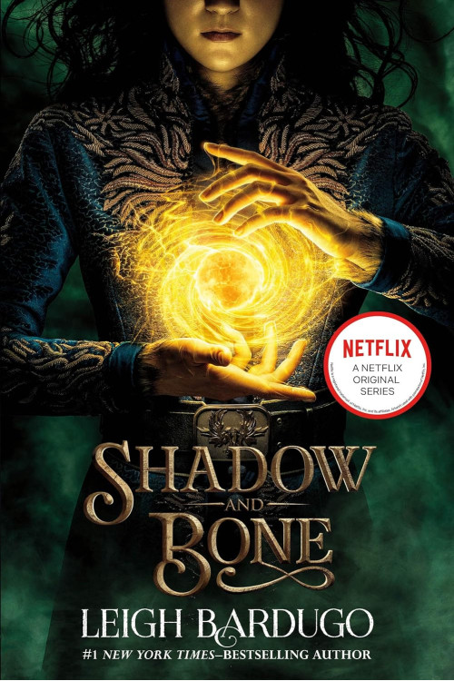 Shadow and Bone (The Shadow and Bone Trilogy #1) by Leigh Bardugo - Paperback