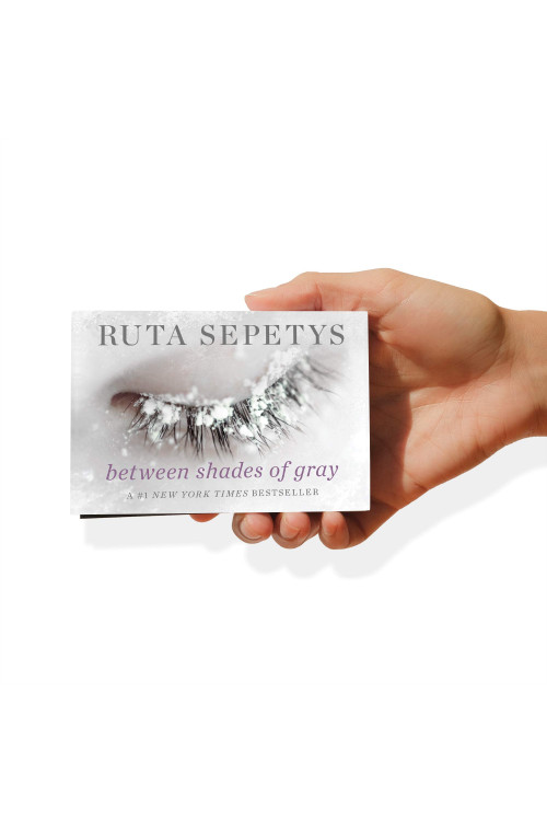 Between Shades of Gray (Penguin Minis) by Ruta Sepetys - Hardback